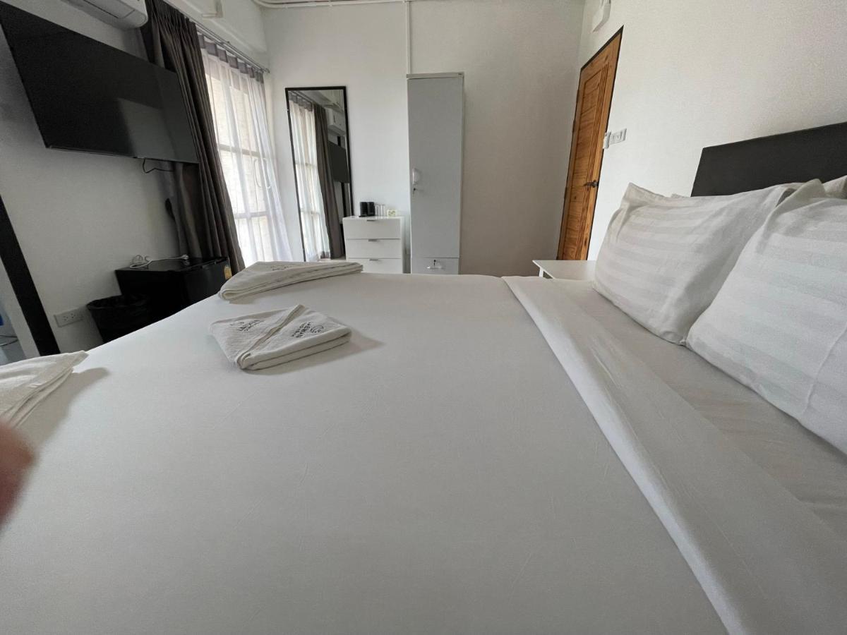 Laewan Guesthouse Баан Тай Екстериор снимка