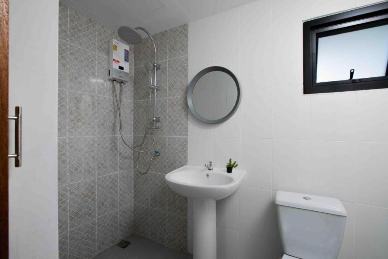 Laewan Guesthouse Баан Тай Екстериор снимка